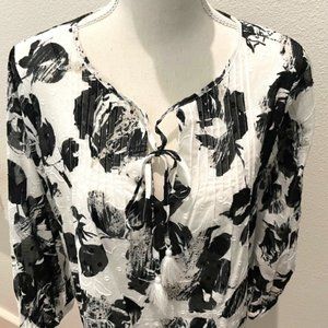 Karl Lagerfeld Floral 3/4 Sleeve Popover Blouse